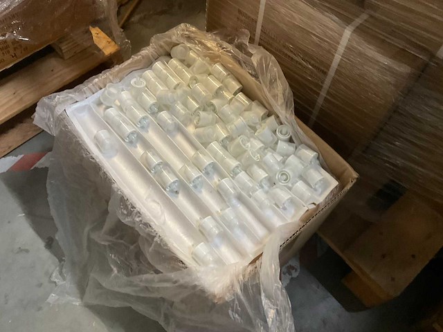 Partij cosmetica verpakkingen - afbeelding 2 van  8