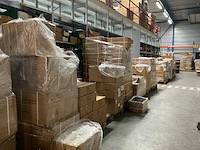 Partij cosmetica verpakkingen - afbeelding 1 van  8