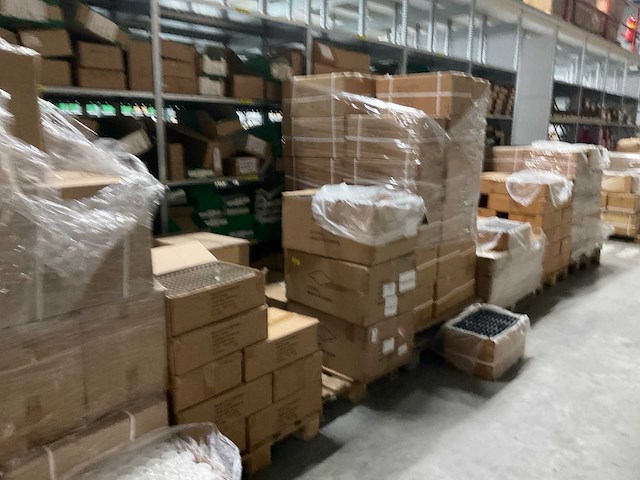 Partij cosmetica verpakkingen - afbeelding 4 van  8