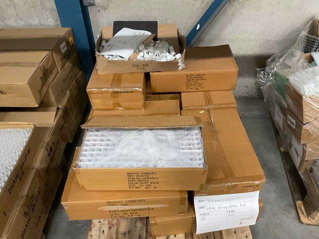 Partij cosmetica verpakkingen - afbeelding 5 van  8