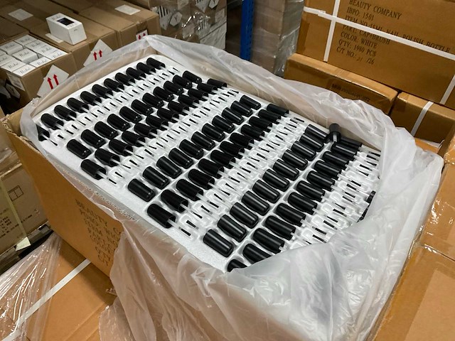 Partij cosmetica verpakkingen - afbeelding 4 van  26