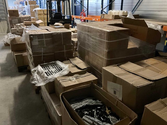 Partij cosmetica verpakkingen - afbeelding 15 van  26