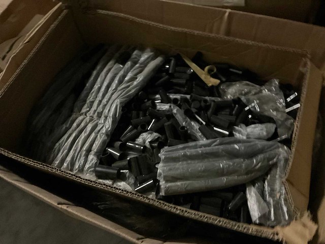 Partij cosmetica verpakkingen - afbeelding 16 van  26