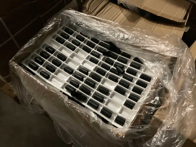 Partij cosmetica verpakkingen - afbeelding 17 van  26