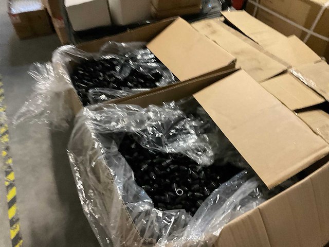 Partij cosmetica verpakkingen - afbeelding 19 van  26