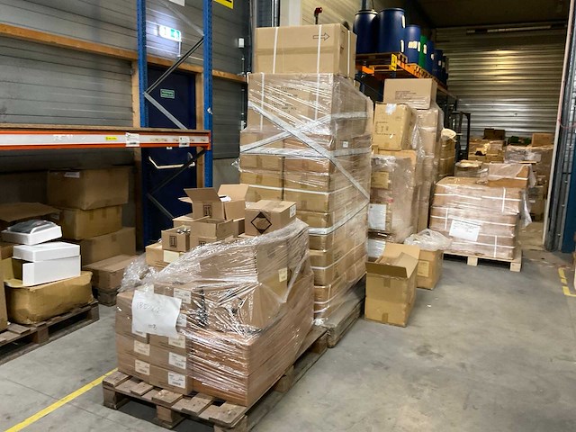 Partij cosmetica verpakkingen - afbeelding 11 van  26