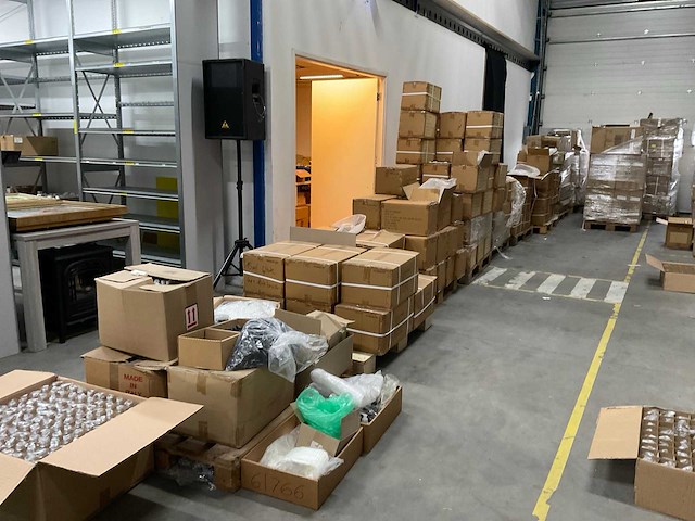 Partij cosmetica verpakkingen - afbeelding 21 van  26