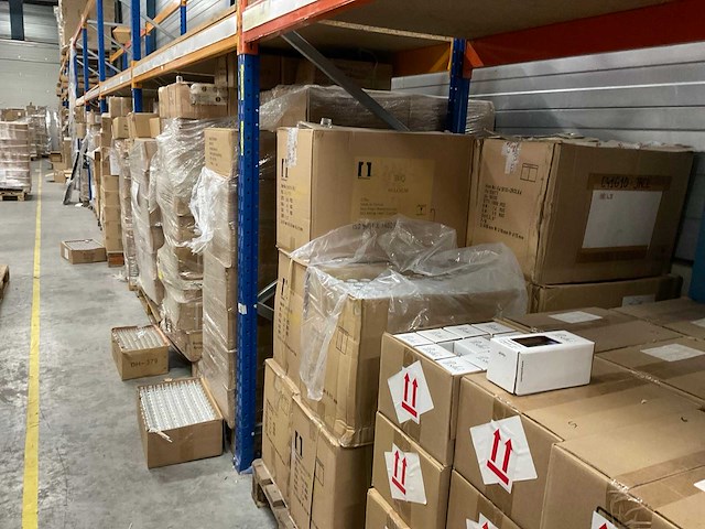 Partij cosmetica verpakkingen - afbeelding 12 van  17