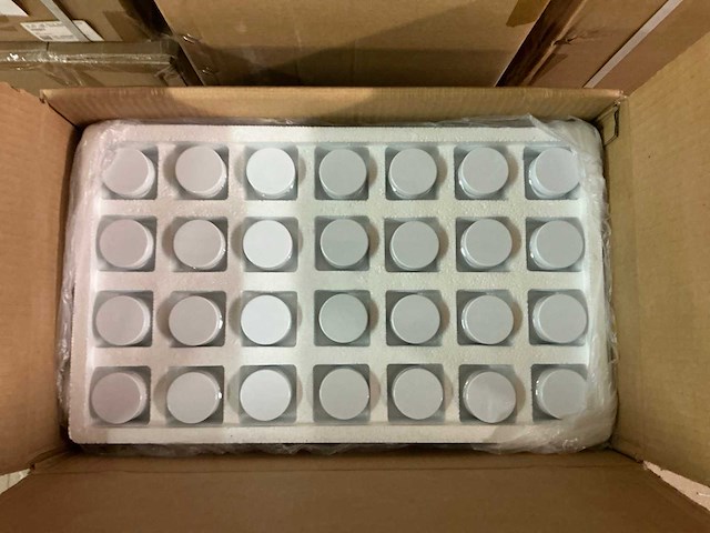 Partij cosmeticapotjes wit (circa 15.000 stuks) - afbeelding 7 van  12