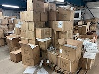 Partij cosmeticapotjes zilver (circa 12.000 stuks) - afbeelding 3 van  11