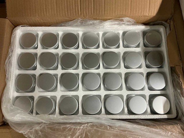 Partij cosmeticapotjes zilver (circa 12.000 stuks) - afbeelding 7 van  11