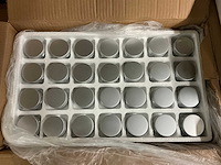 Partij cosmeticapotjes zilver (circa 12.000 stuks) - afbeelding 7 van  11