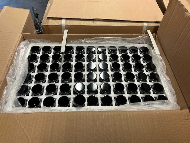 Partij cosmeticapotjes zwart (circa 15.000 stuks) - afbeelding 3 van  5