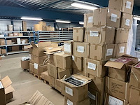 Partij cosmeticapotjes zwart (circa 15.000 stuks) - afbeelding 5 van  5