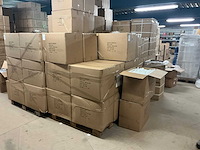 Partij cosmetische flessen, potten en verstuivers - afbeelding 1 van  34