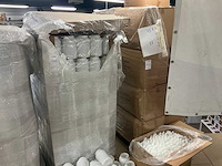 Partij cosmetische flessen, potten en verstuivers - afbeelding 14 van  34