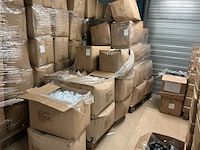 Partij cosmetische flessen, potten en verstuivers - afbeelding 21 van  34