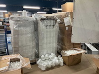 Partij cosmetische flessen, potten en verstuivers - afbeelding 20 van  34