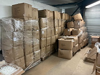 Partij cosmetische flessen, potten en verstuivers - afbeelding 28 van  34