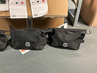 Partij cristian lacroix toilettasjes (110x) - afbeelding 3 van  5