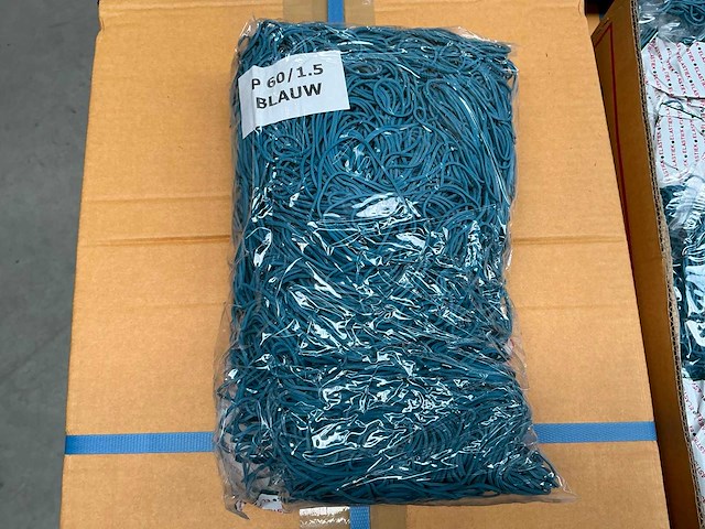 Partij culto elastieken 60/1,5 blauw 1kg per zak (280x) - afbeelding 2 van  5