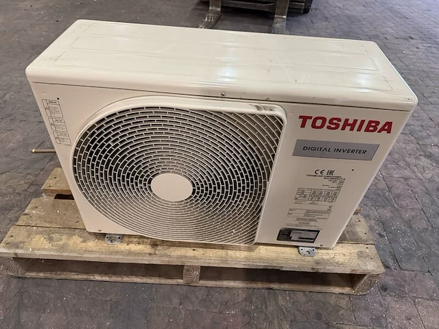 Partij cv en klimaatinstallatie, o.a. remeha/toshiba, o.a. tzerra m 28c, wit, 2017 - afbeelding 8 van  9
