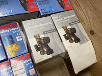 Partij cv-installatiemateriaal, 18 verpakkingen - afbeelding 4 van  5