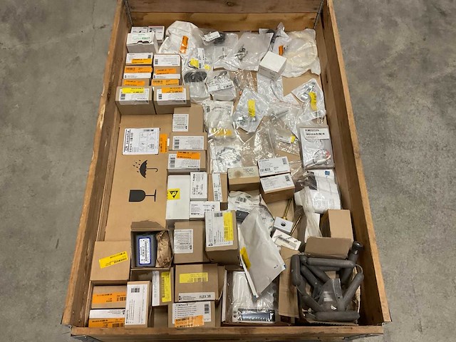 Partij cv-installatiemateriaal - afbeelding 1 van  8