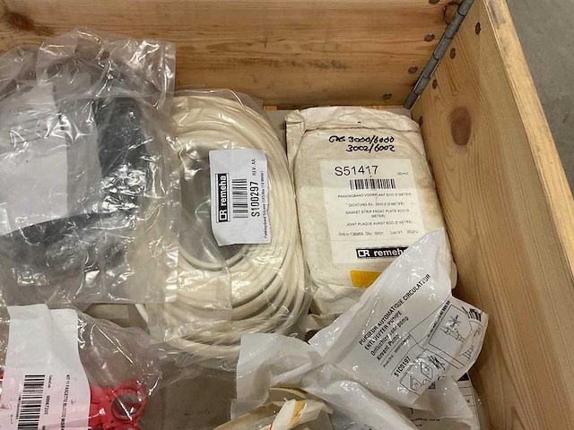 Partij cv-installatiemateriaal - afbeelding 2 van  10