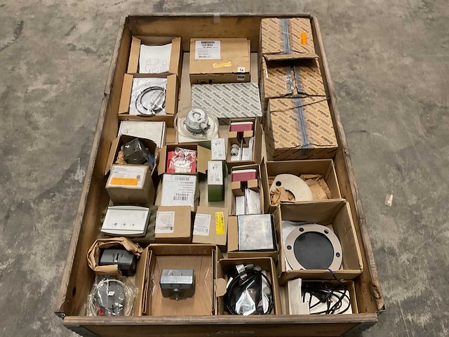 Partij cv-installatiemateriaal - afbeelding 1 van  9