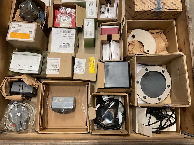 Partij cv-installatiemateriaal - afbeelding 2 van  9