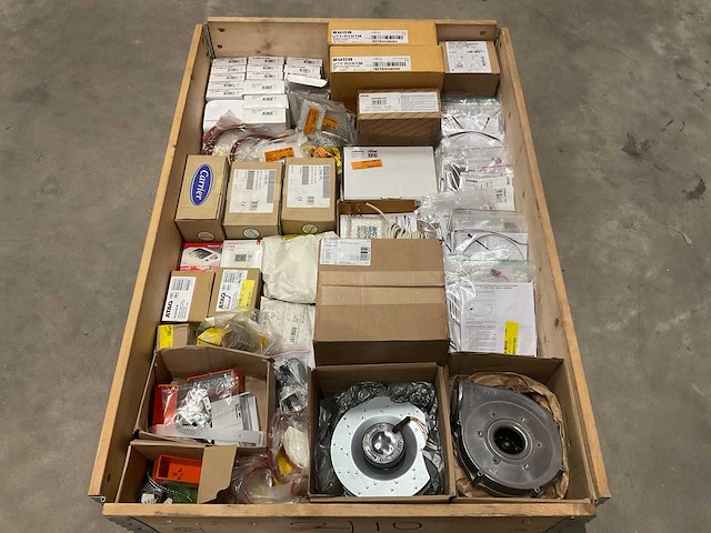 Partij cv-installatiemateriaal - afbeelding 1 van  13