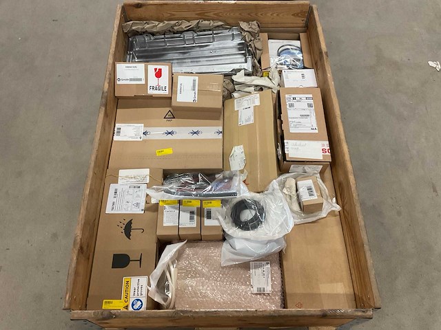 Partij cv-installatiemateriaal - afbeelding 1 van  3