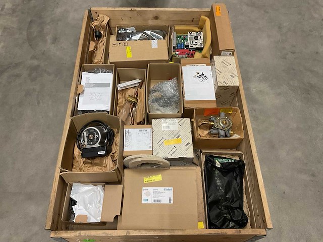 Partij cv-installatiemateriaal - afbeelding 1 van  13