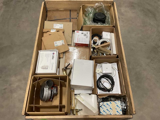 Partij cv-installatiemateriaal - afbeelding 1 van  11