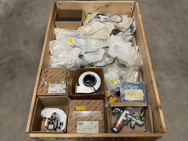 Partij cv-installatiemateriaal - afbeelding 1 van  3