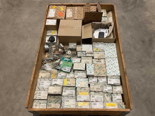 Partij cv-installatiemateriaal - afbeelding 1 van  10