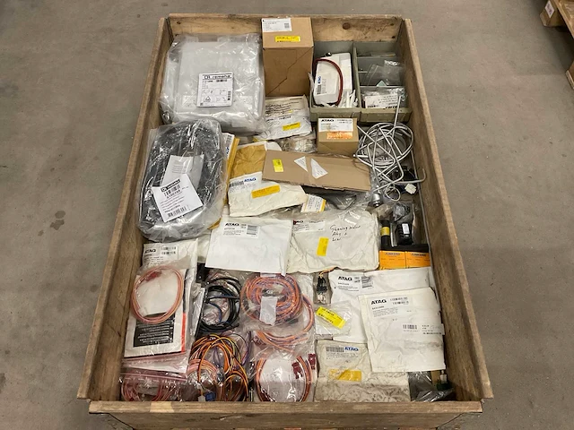 Partij cv-installatiemateriaal - afbeelding 1 van  4
