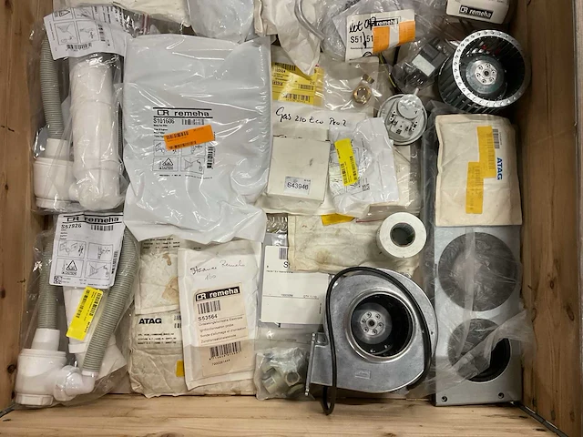 Partij cv-installatiemateriaal - afbeelding 2 van  3