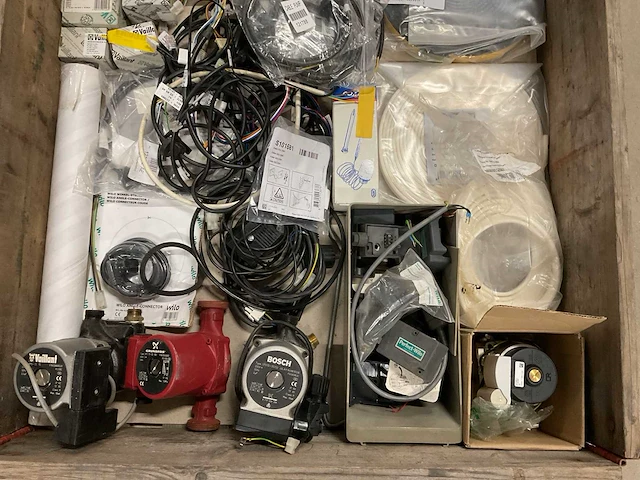 Partij cv-installatiemateriaal - afbeelding 2 van  3