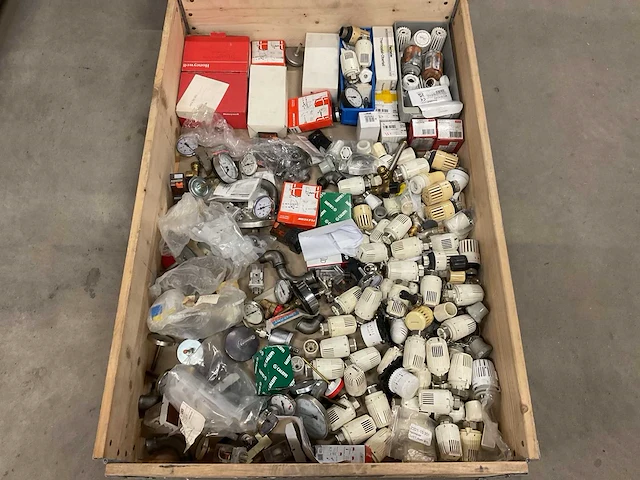 Partij cv-installatiemateriaal - afbeelding 1 van  3