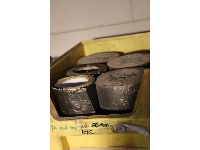 Partij dakbedekking afplakstrip - afbeelding 2 van  2