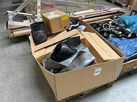 Partij dakdoorvoer materialen - afbeelding 1 van  4
