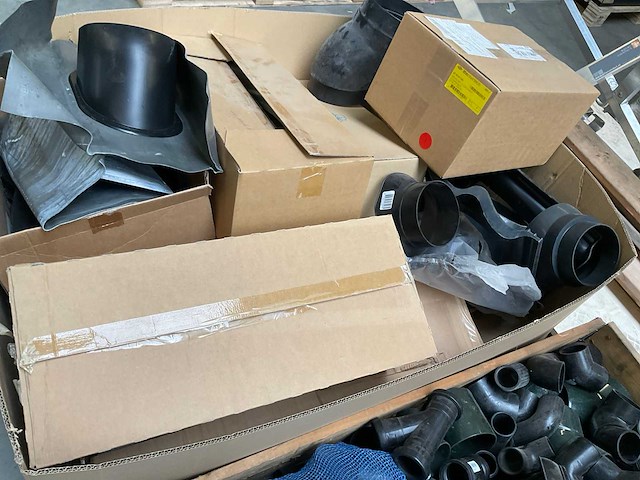 Partij dakdoorvoer materialen - afbeelding 3 van  4