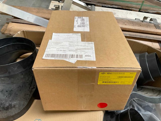 Partij dakdoorvoer materialen - afbeelding 4 van  4