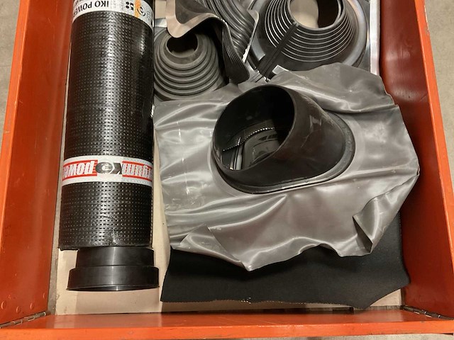 Partij dakmateriaal - afbeelding 2 van  3