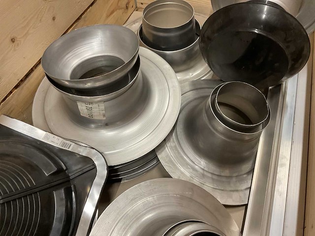 Partij dakmateriaal - afbeelding 3 van  4