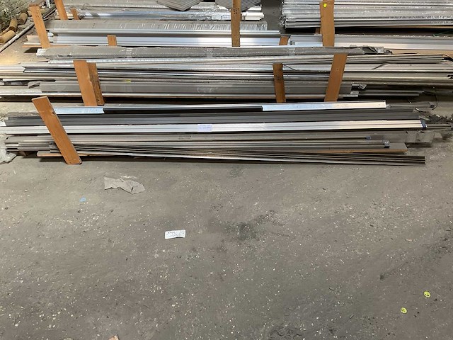 Partij dakmaterialen (25x) - afbeelding 2 van  4