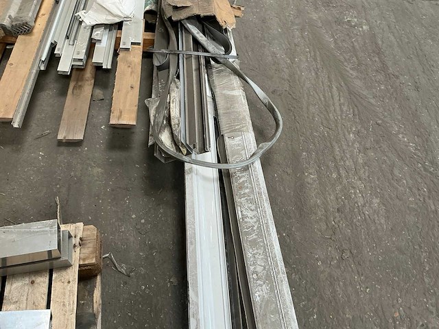 Partij dakmaterialen (40x) - afbeelding 5 van  7