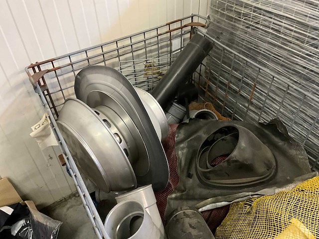 Partij dakmaterialen - afbeelding 2 van  4